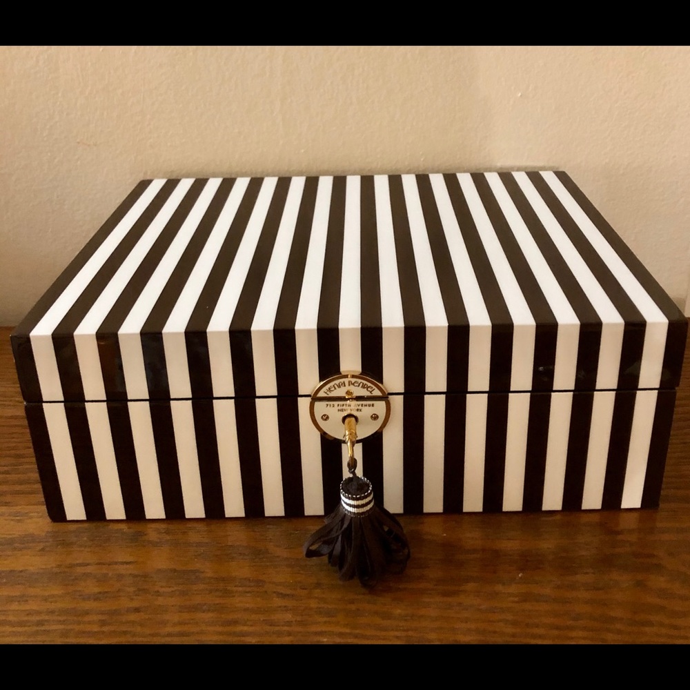 New Henri Bendel Large Striped Jewelry Box